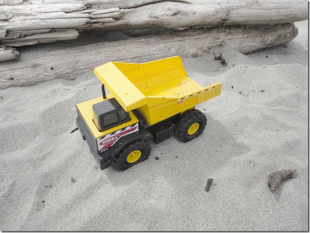 trucks,beach,toys,Tonka