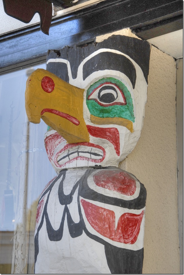 totem poles,Victoria,history,art