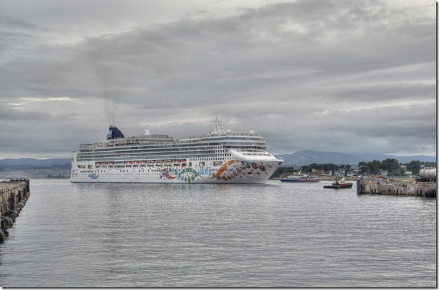 Ogden Point, James Bay,cruise ship terminal,Victoria,coean,tourism,Norwegian Peal