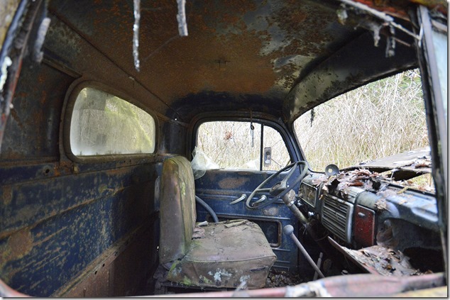 Sayward,North Island,Highway 19,logging trucks,logging,Mercury M135