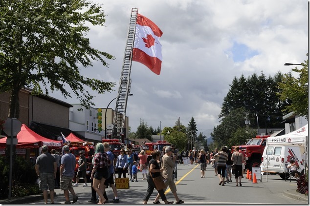 flag,maple leaf,O Canada,Courtenay