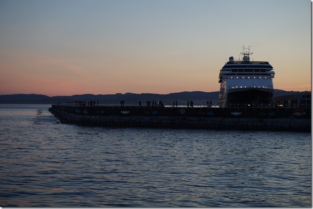 breakwater, cruise ship terminal, James Bay, Vicotira,Ogden Point,evening