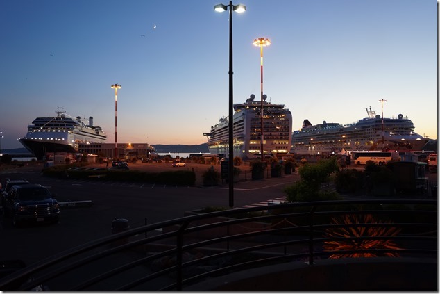 breakwater, cruise ship terminal, James Bay, Vicotira,Ogden Point,evening