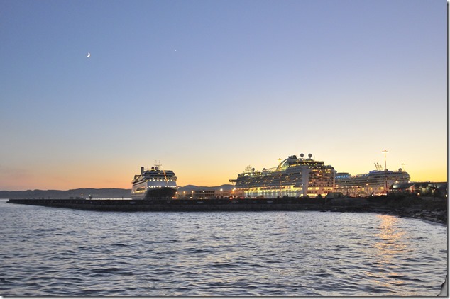 tugs,Ogden Point,James Bay,cruise ship terminal,pilot boat,breakwater tugs,Ogden Point,James Bay,cruise ship terminal,pilot boat,breakwater