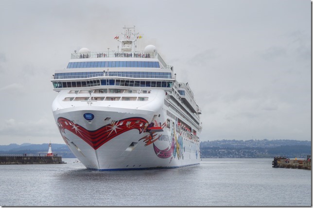Norwegian Jewel,Ogden Point,Victoria Cruise Ship Terminal,James Bay