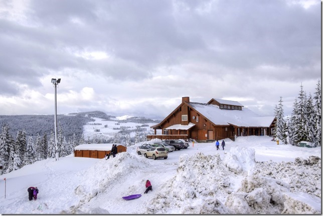 nature,Provincial Park,Strathcona,snow,fall,mountains,Raven Lodge