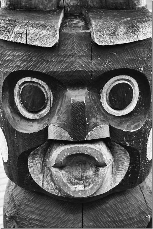totem pole,first nations,black and white