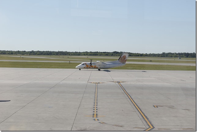 airplane,jet,Ottawa Airport,YOW,C-GJMI,Air Canada Jazz,De Havilland DHC-8-102