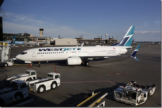 airplane,jet,Calgary Airport,Westjet,YYC,C-FWVJ,Boeing  737-800,737 8CT