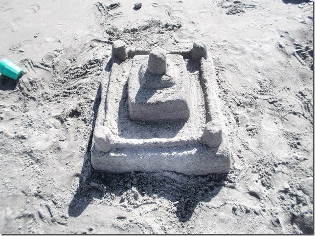beach,sand,sand castle,life