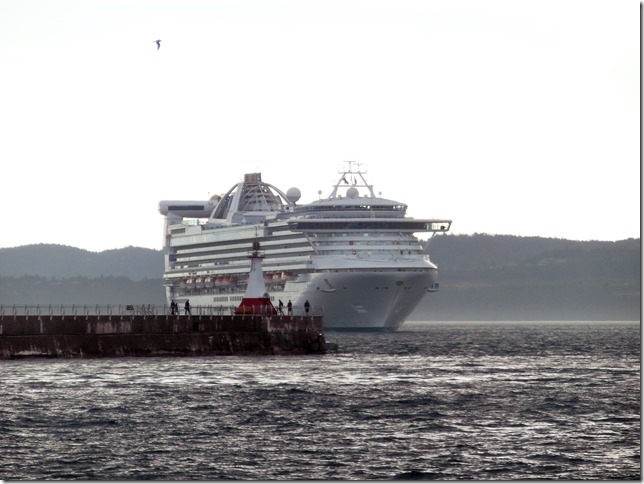 Victoria,Dallas Road,Ogden Point Breakwater,Victoria Cruise Ship Terminal,ships,cruise ship terminal