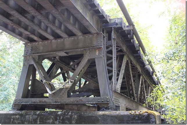 Haslam Creek,Lochner Road,rail road, rail way,Vancouver Island,bridge,Highway 1
