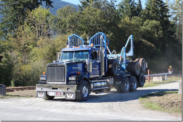 truck,forestry,Highway 18,logging truck