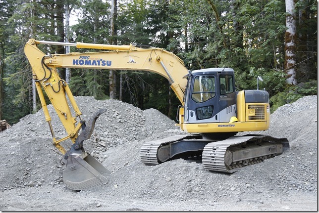construction,machinery,Komatsu,Hitachi,excavator,construction site