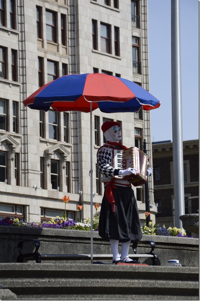 Victoria,tourism,music,busker,accordion.mine,street perfromance