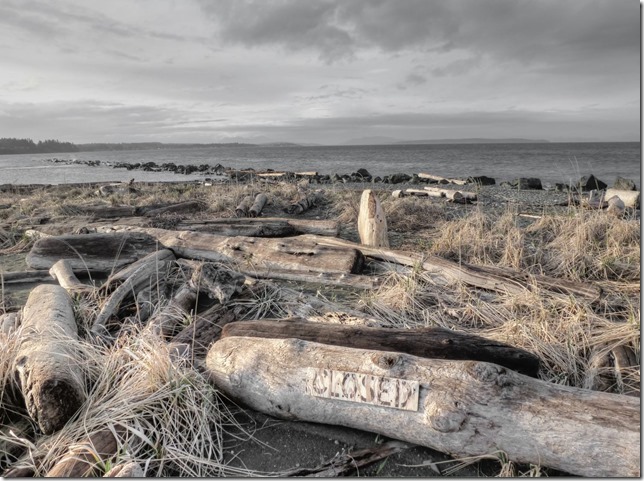 ,Island signs,Campbell River,ocean,beach,winter,clouds,Georgia Strait