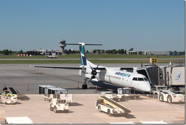 Westjet,Ottawa,airport,airplanes,Dash-8,de Havilland Canada, Bombardier Aerospace