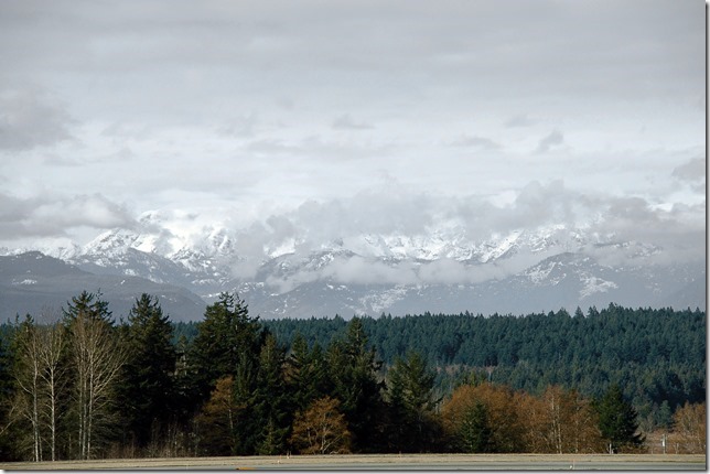 mountains,CFB Comox,Beaufort range,snow,nature,Comox Valley,runway,fall