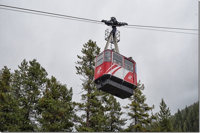 Alberta,Jasper,Jasper National Park,Canada,tourism,Highway 16A,cable car,Jasper SkyTram,Highway 93,Whistlers Mountain
