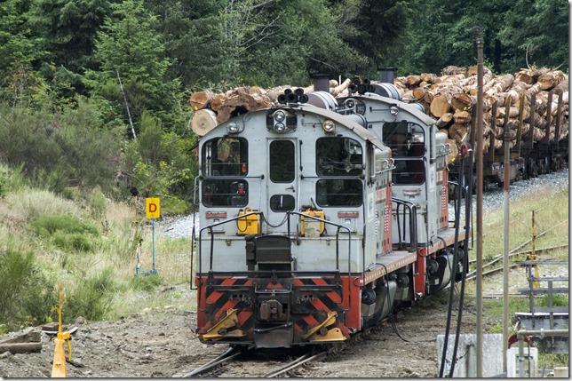 Woss,logging,forestry,North Island,dryland sort,Western Forest Products,Englewood Logging Division,logging equipment,trains