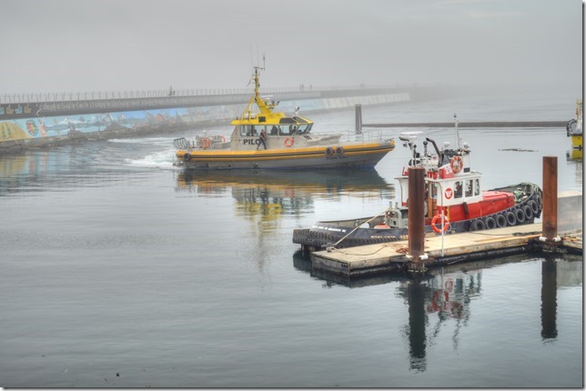 Victoria,tug boat,pilot boat,ships,ocean,Ships Point,cruise ship terminal,Ogden Point,Juan de Fuca Strait,Dallas Road sea wall