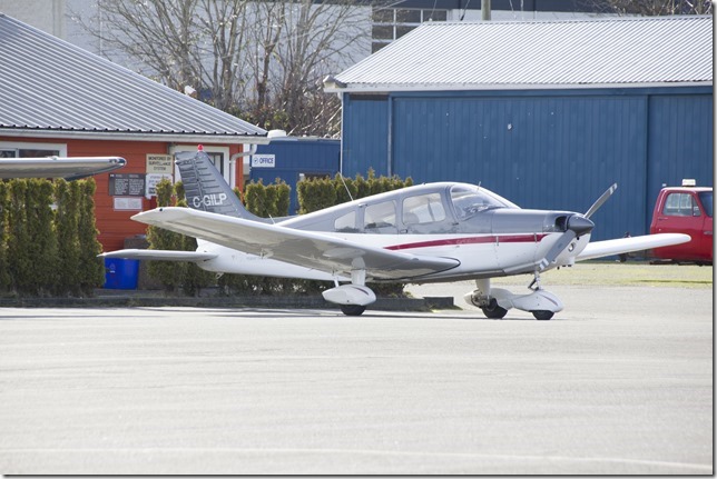 air planes,air plane,Courtenay Airpark,CAH3,1976 Piper PA-28-151,C-GILP