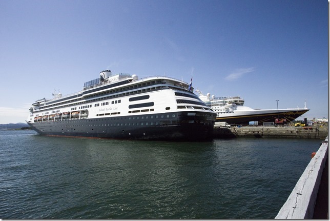 Victoria,ships,ocean,cruise ship,cruise ship terminal,Ogden Point,Juan de Fuca Strait,Dallas Road sea wall,Zandam,Alaska cruise,Disney Wonder
