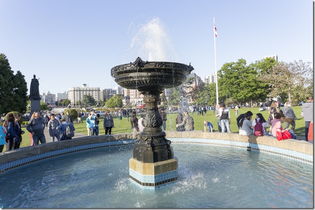 Front Fountain,BC Parliament Buildings,fountain,James Bay,tourism,history