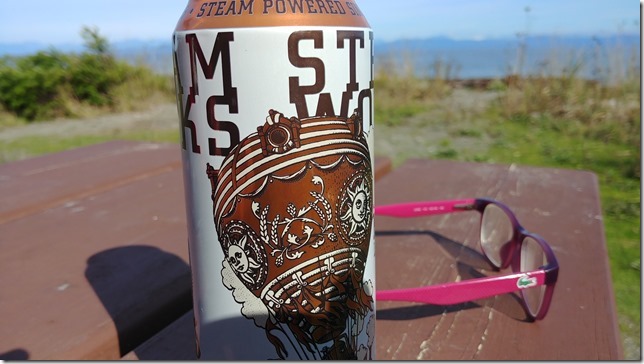 beer,beer can,tin can,still life,ocean