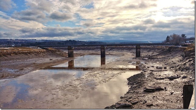 The ebbing tide - Cornwallis River in Port Williams