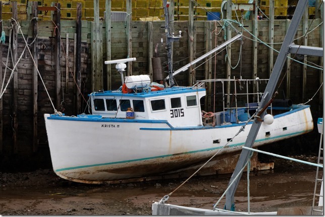 Nova Scotia,Canada,Atlantic Canada,Maritimes,fish boats,ocean,wharf,dock,pier,tides,Bay of Fundy